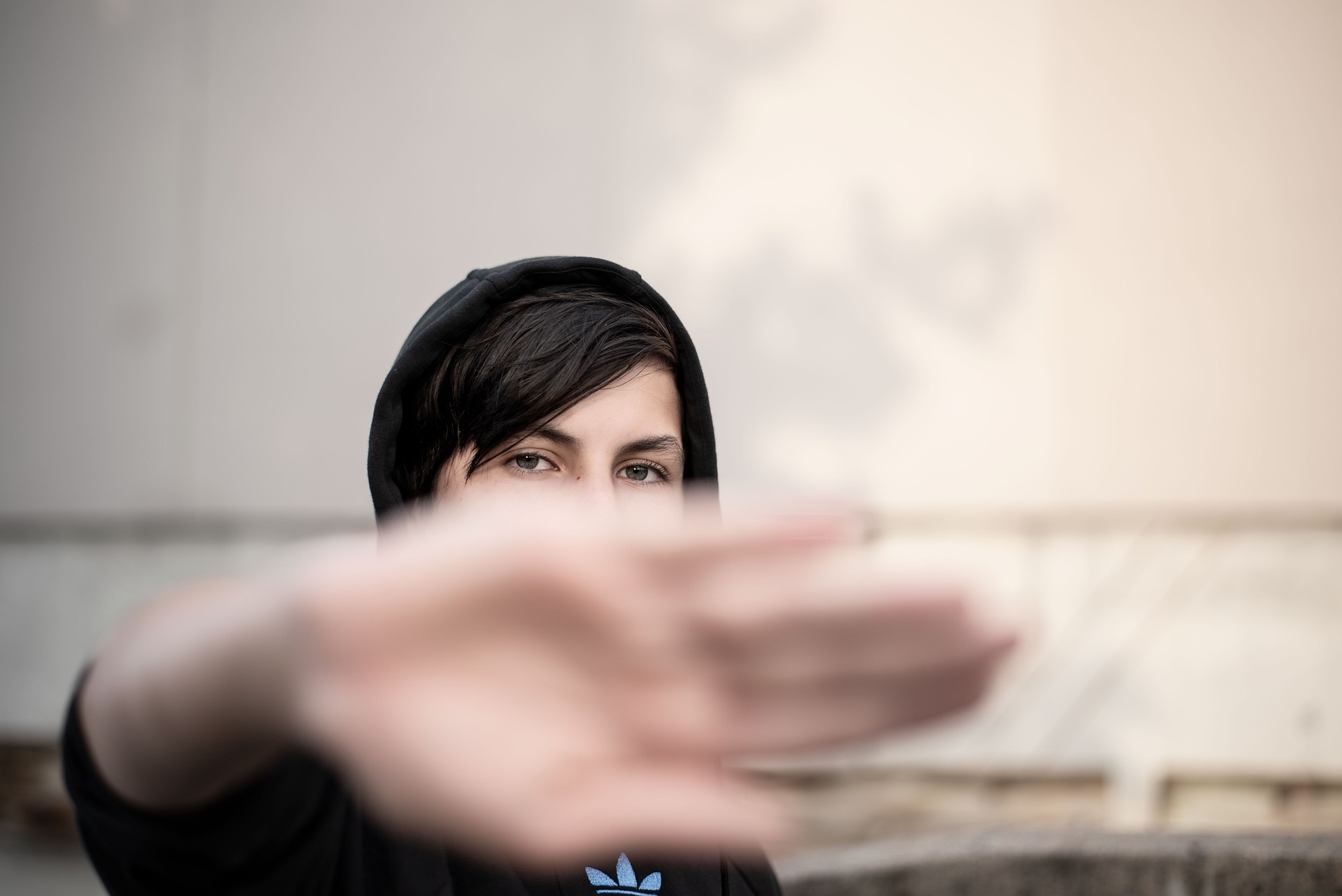 
“Statistikaameti laiaulatuslikust suhteuuringust selgus, et oma elu jooksul on paarisuhtes vägivalda kogenud 41% naistest. … Lähisuhtevägivald on igasugune vai